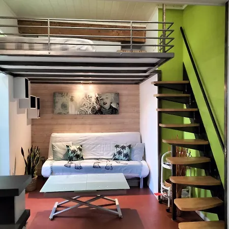 Climatise Avec Mezzanine Au Calme Avec Terrasse Et Parking Idealement Situe Pour Faire A Pied ! Апартаменты Бандоль